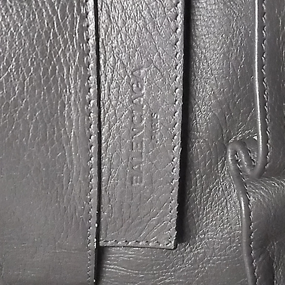 Authentic BALENCIAGA Papier A6 zip around tote in dark gray with mirror. - Picture 10 of 16